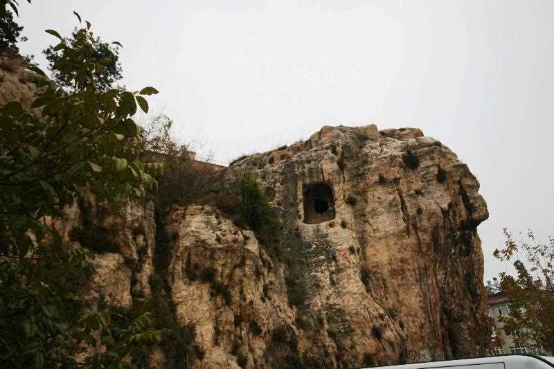 Şahinşah Kaya Mezarı