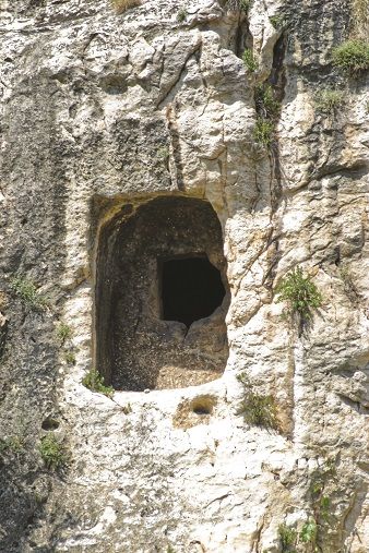 Şahinşah Kaya Mezarı