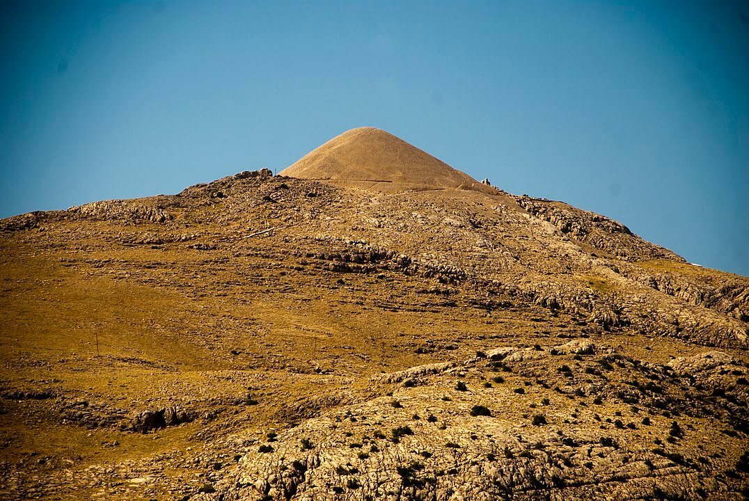 Nemrut Dağı Tümülüsü