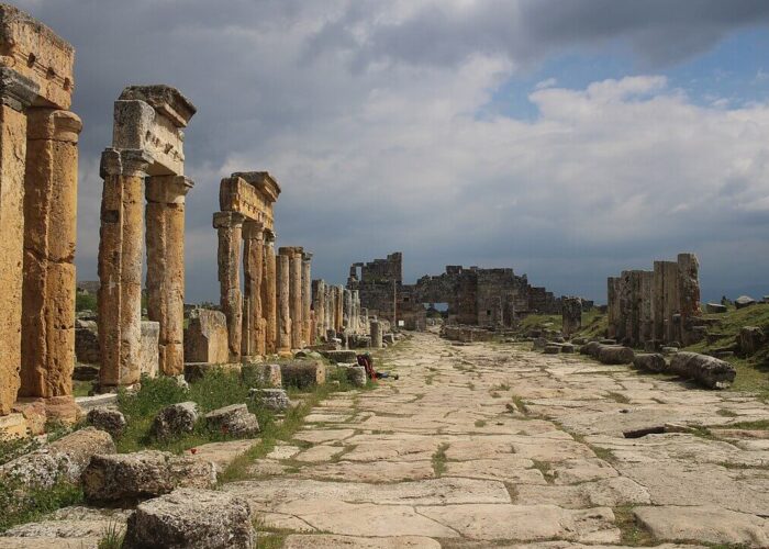 1108px-Hierapolis_Main_Street