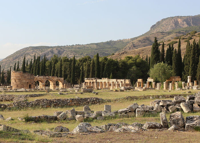 1280px-Hierapolis_01