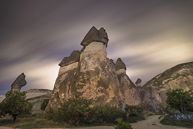 640px-Monks_Valley